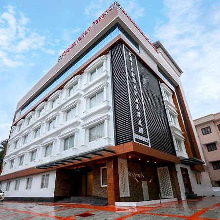 Krishnavalsam Regency Hotel Guruvāyūr Екстериор снимка