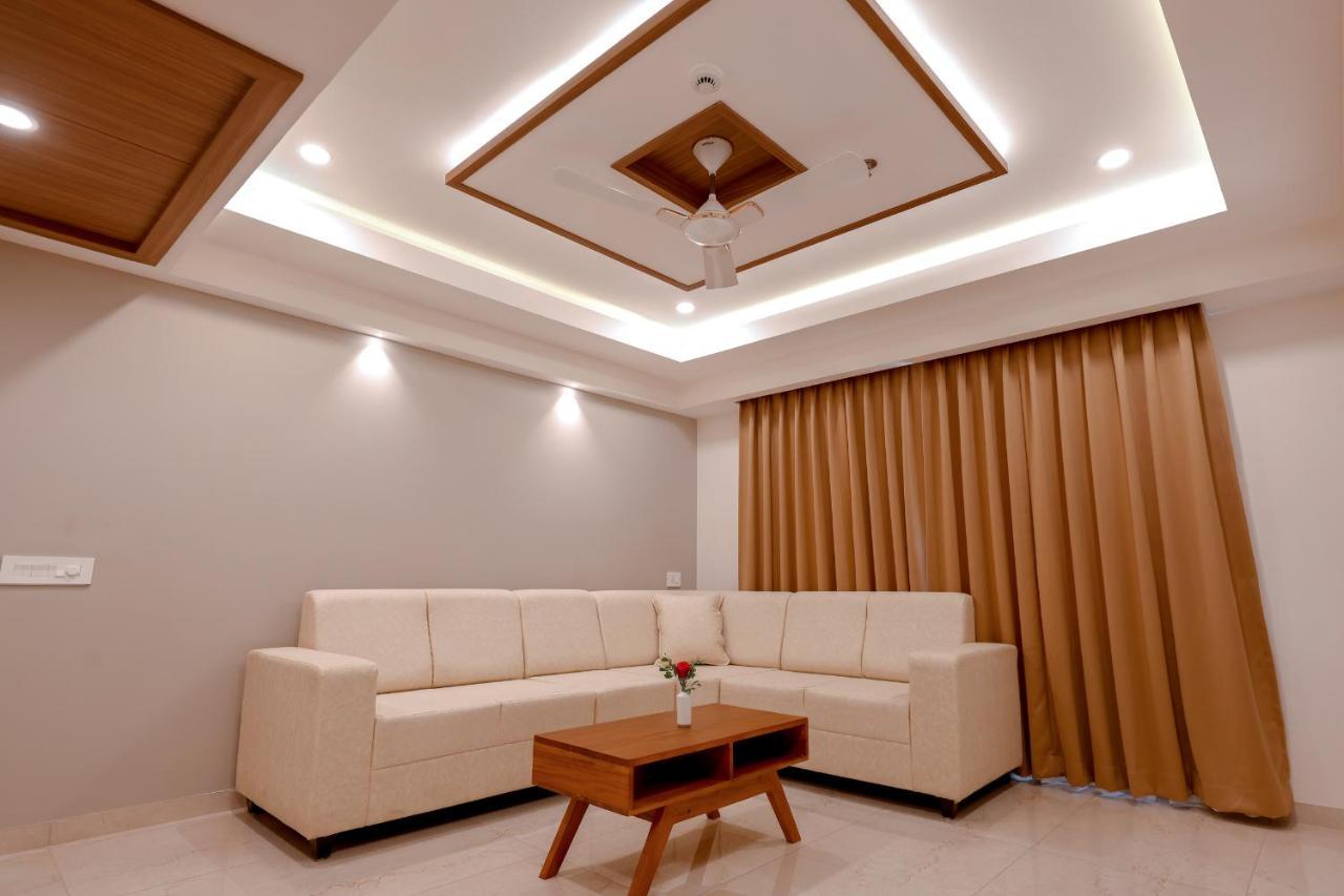 Krishnavalsam Regency Hotel Guruvāyūr Екстериор снимка