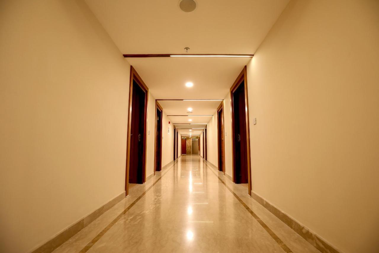 Krishnavalsam Regency Hotel Guruvāyūr Екстериор снимка