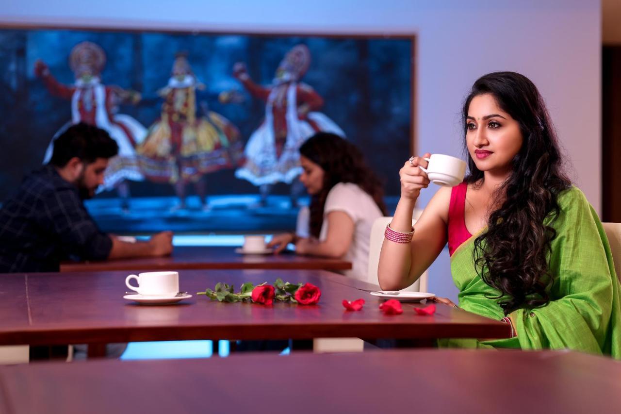 Krishnavalsam Regency Hotel Guruvāyūr Екстериор снимка