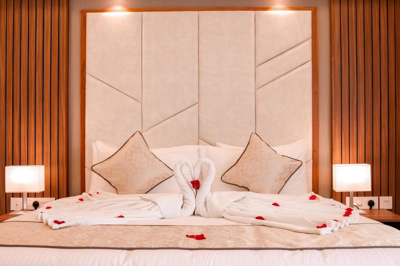 Krishnavalsam Regency Hotel Guruvāyūr Екстериор снимка