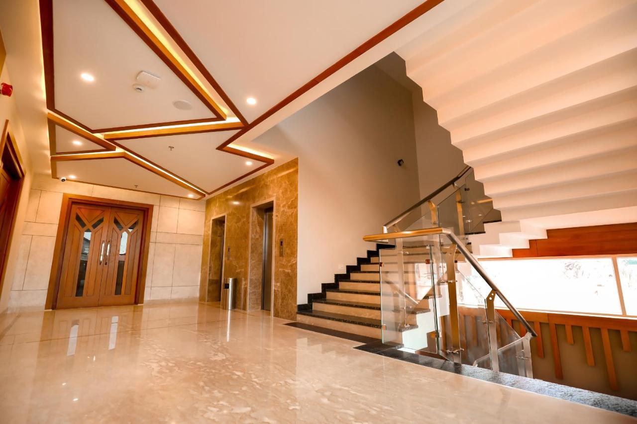 Krishnavalsam Regency Hotel Guruvāyūr Екстериор снимка