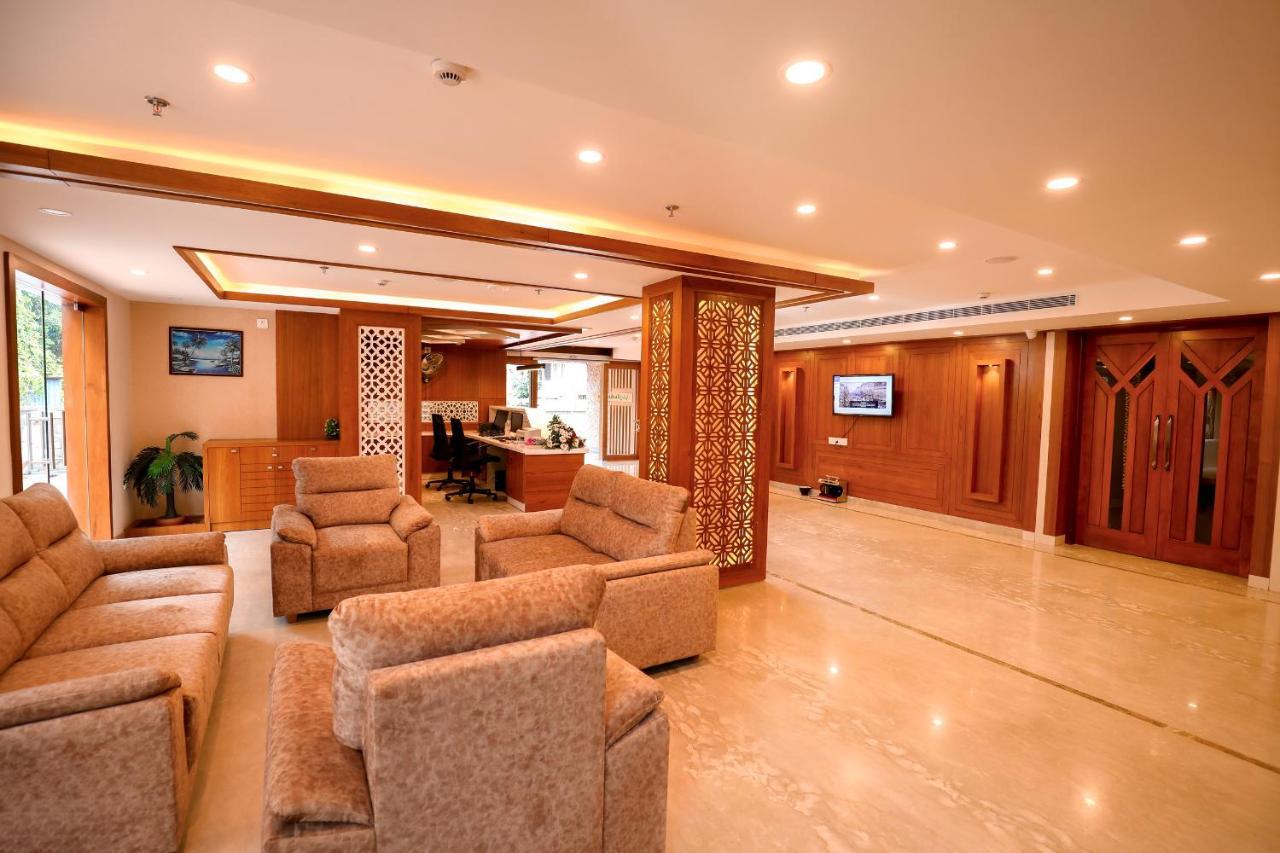 Krishnavalsam Regency Hotel Guruvāyūr Екстериор снимка