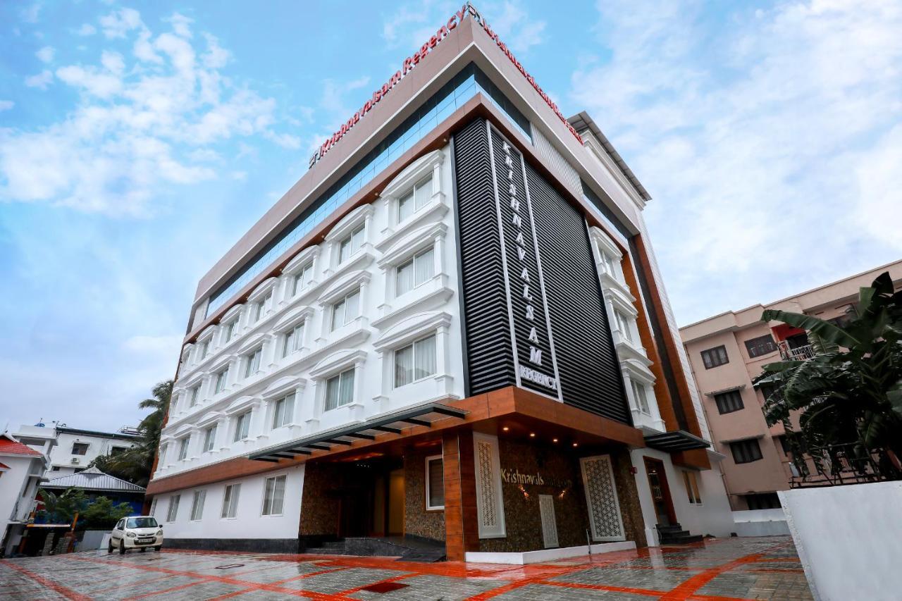 Krishnavalsam Regency Hotel Guruvāyūr Екстериор снимка