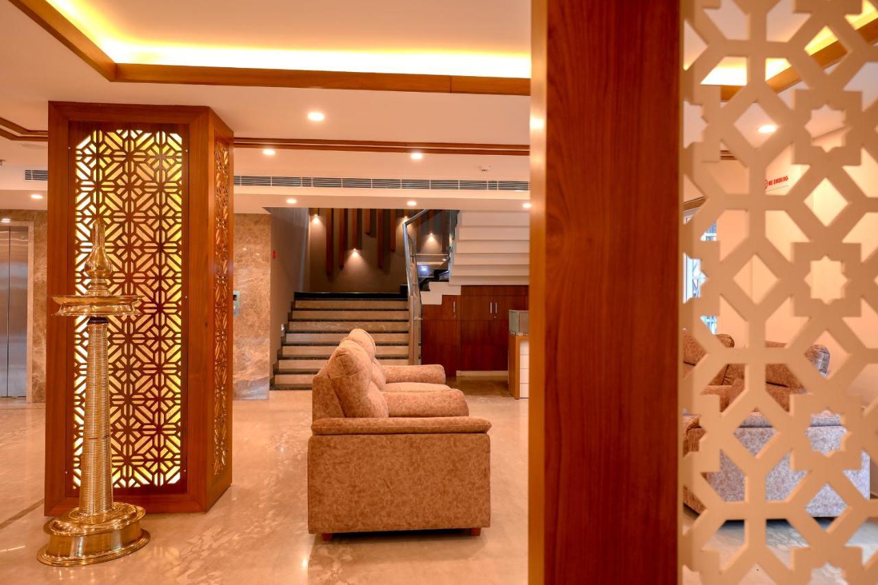Krishnavalsam Regency Hotel Guruvāyūr Екстериор снимка