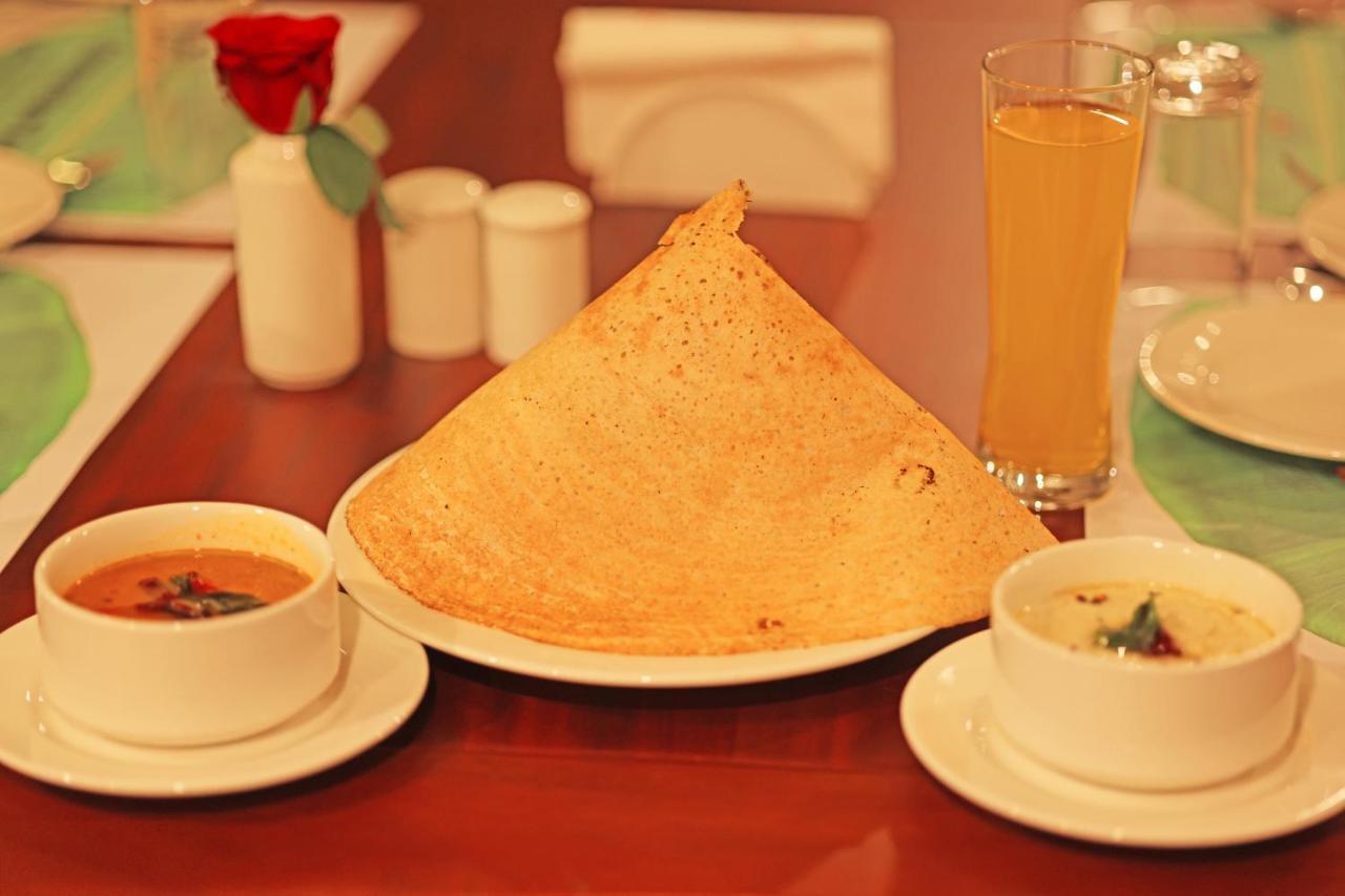 Krishnavalsam Regency Hotel Guruvāyūr Екстериор снимка