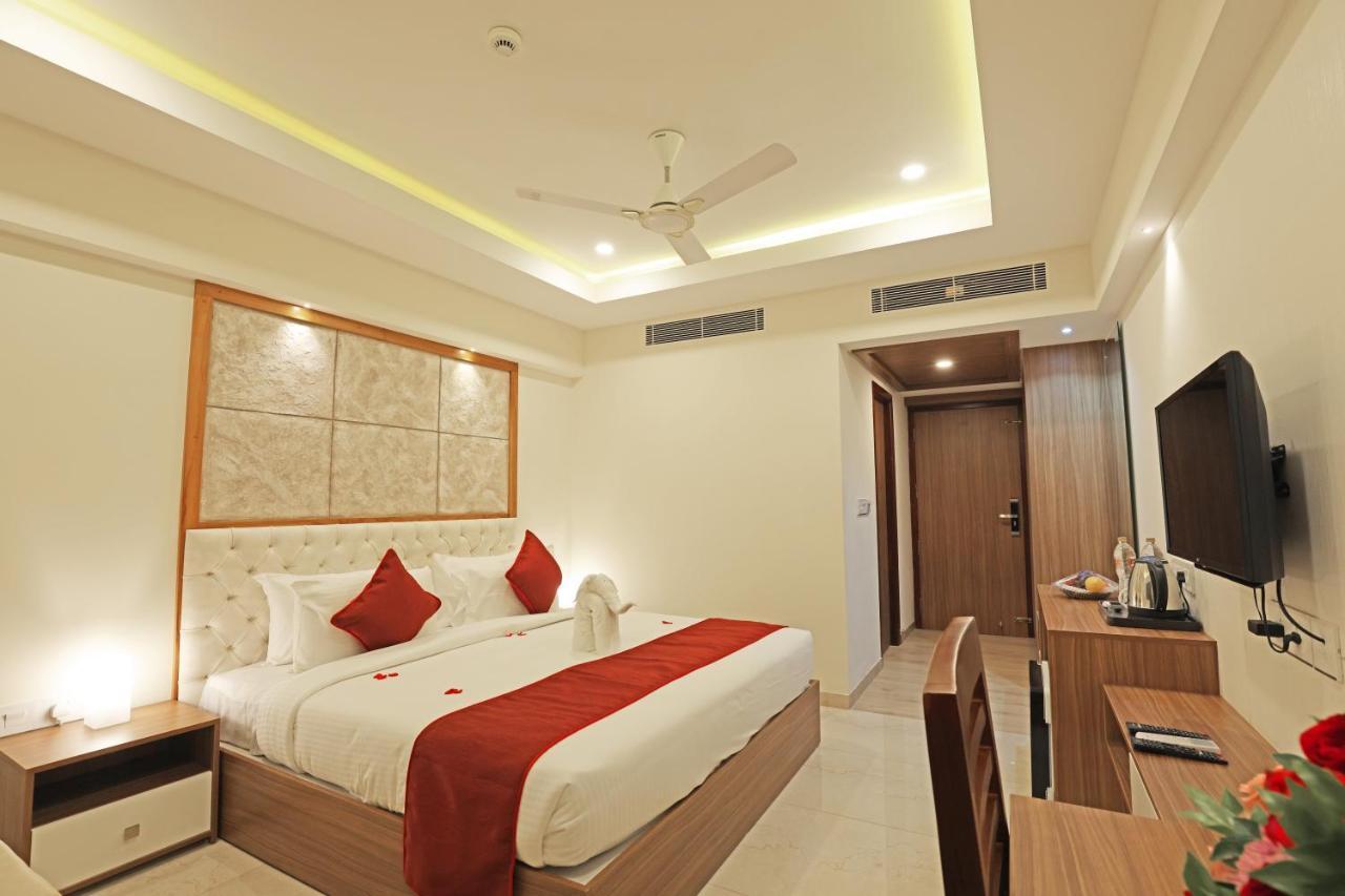 Krishnavalsam Regency Hotel Guruvāyūr Екстериор снимка