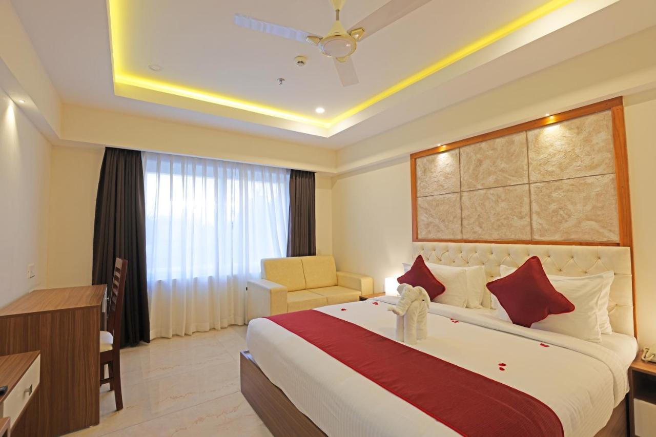 Krishnavalsam Regency Hotel Guruvāyūr Екстериор снимка