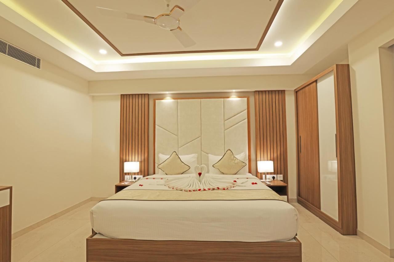 Krishnavalsam Regency Hotel Guruvāyūr Екстериор снимка