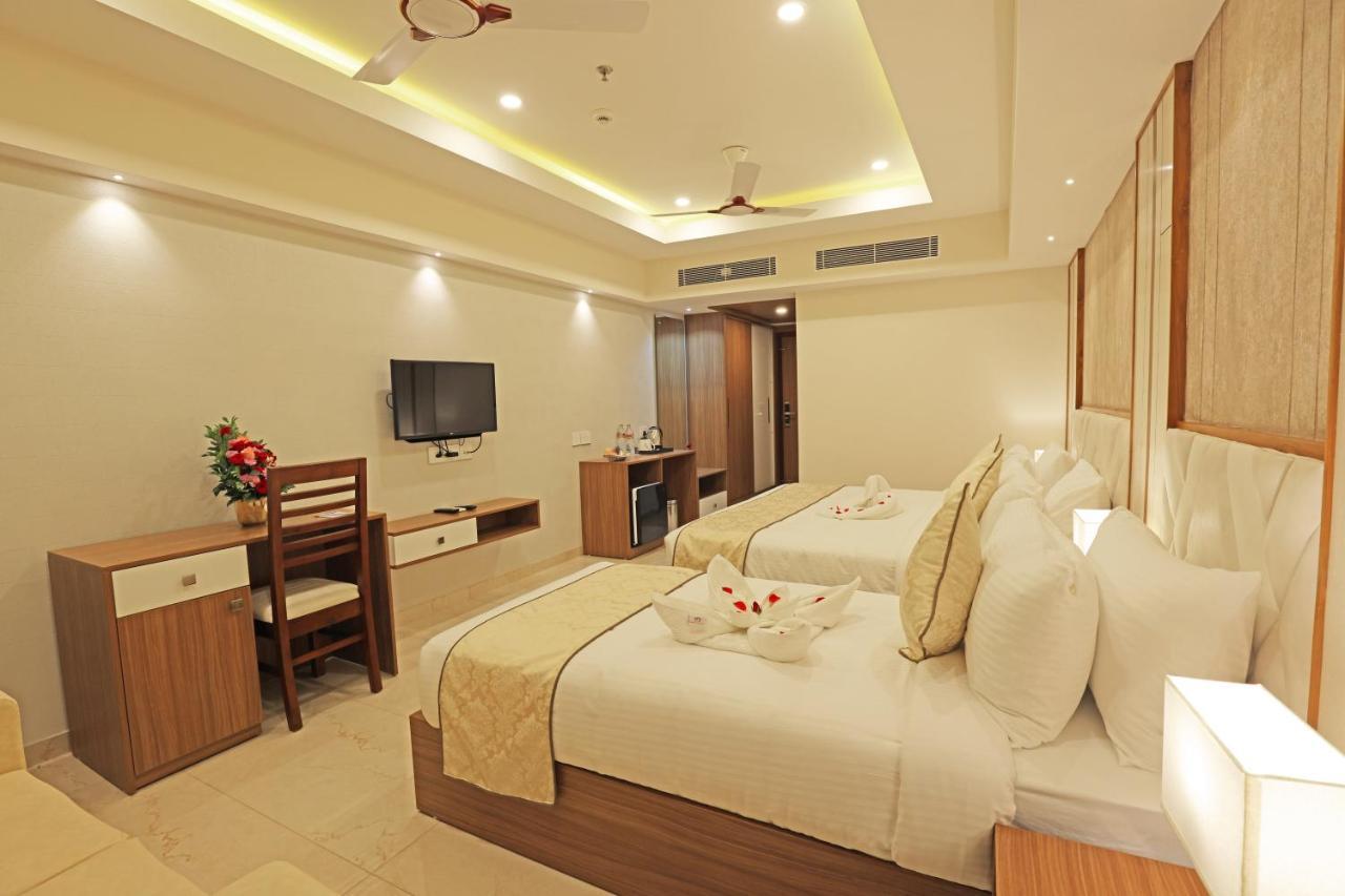 Krishnavalsam Regency Hotel Guruvāyūr Екстериор снимка
